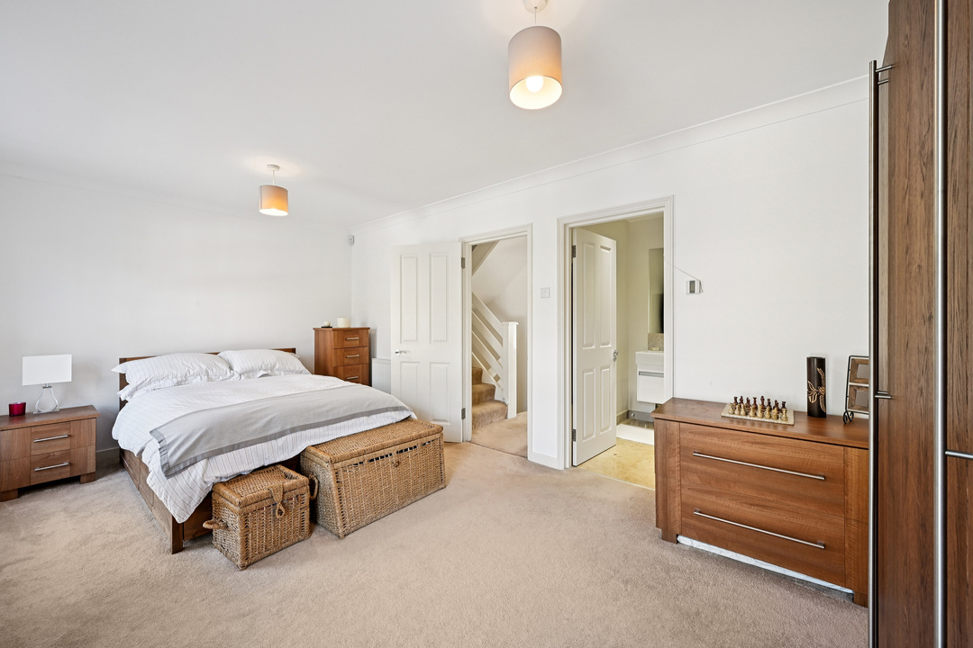 4 bed terraced house for sale in Regency Close, Ealing, London, W5  - Property Image 10