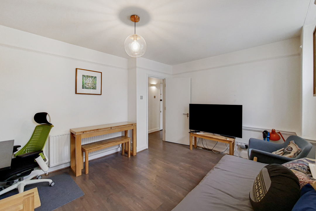 2 bed apartment to rent in Ealing Court Mansions, St. Marys Road, Ealing, London, W5  - Property Image 2