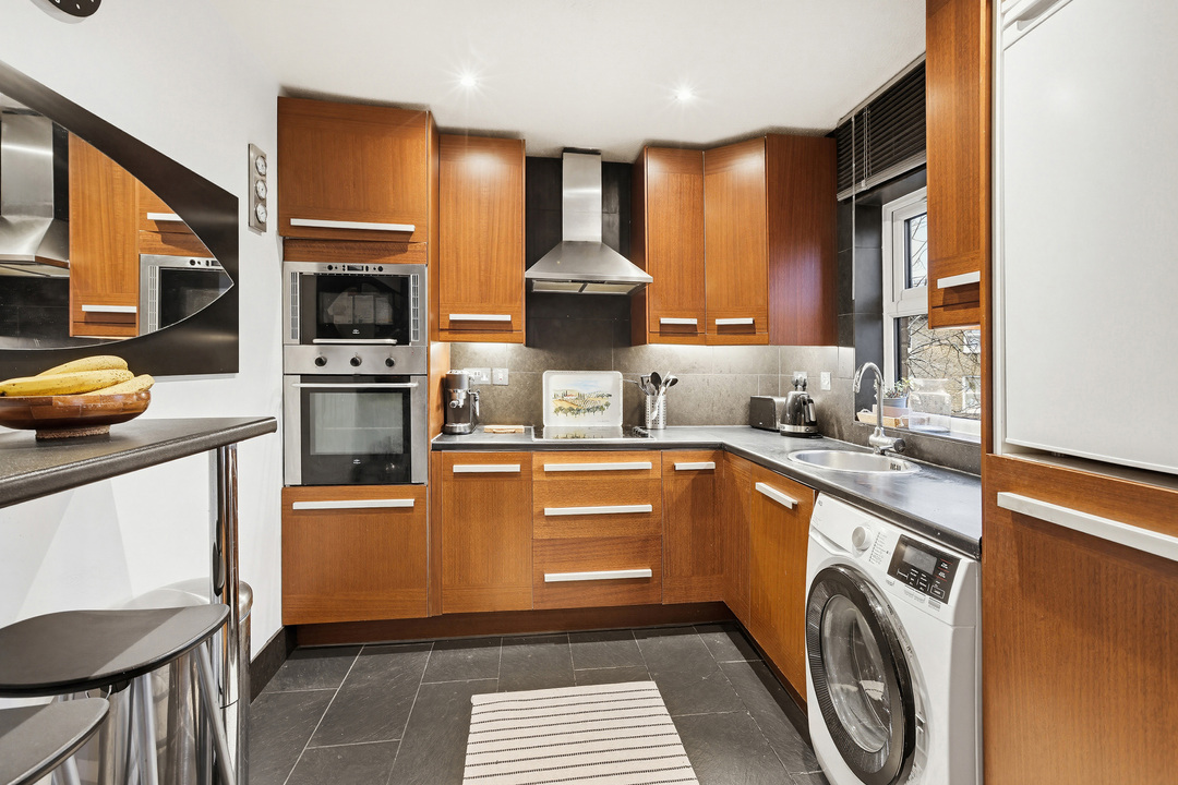 2 bed apartment to rent in Pursewardens Close, Ealing, London, W13  - Property Image 4