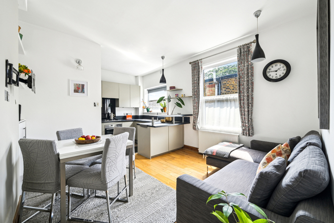 3 bed maisonette for sale in Carlyle Road, Ealing, London, W5  - Property Image 2