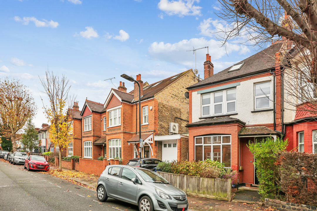 2 bed apartment for sale in Balfour Avenue, Hanwell ,London, W7  - Property Image 16