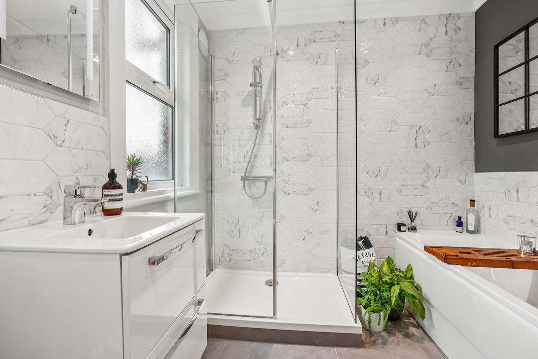 2 bed apartment for sale in Balfour Avenue, Hanwell ,London, W7  - Property Image 9