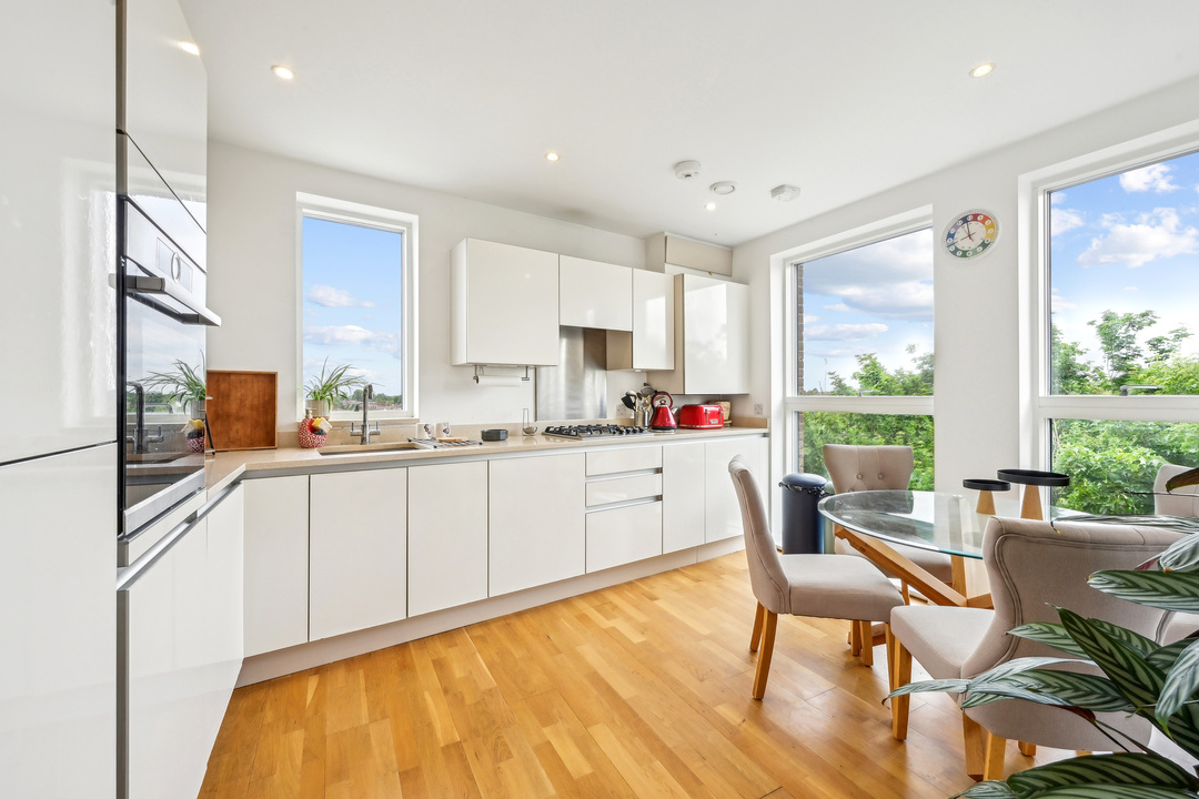 2 bed apartment to rent in Valley House, Manor Road, Ealing, London, W13 - Property Image 1