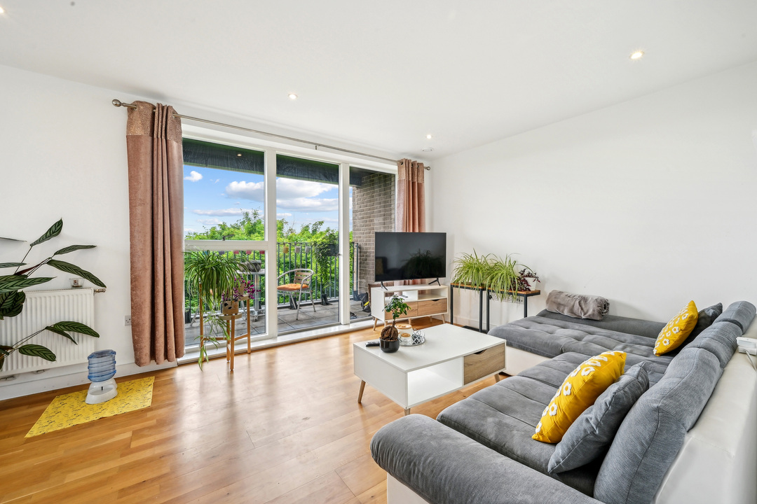 2 bed apartment to rent in Valley House, Manor Road, Ealing, London, W13  - Property Image 2