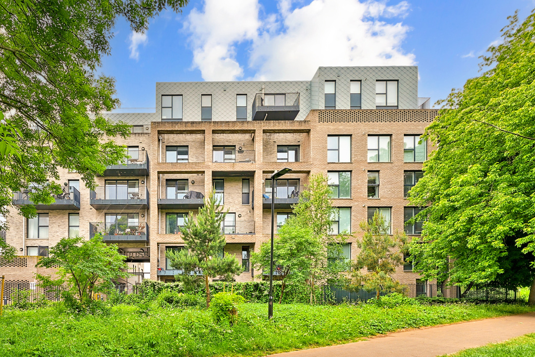 2 bed apartment to rent in Valley House, Manor Road, Ealing, London, W13  - Property Image 3