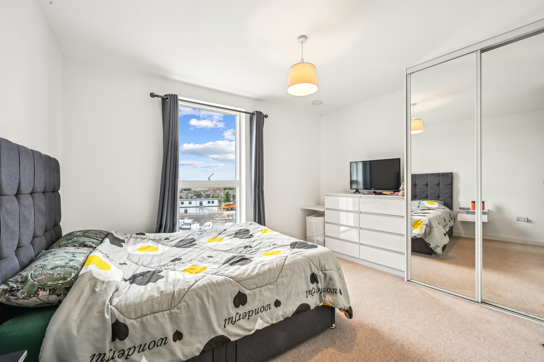 2 bed apartment to rent in Valley House, Manor Road, Ealing, London, W13  - Property Image 5
