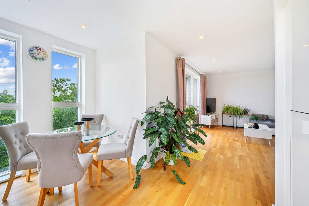 2 bed apartment to rent in Valley House, Manor Road, Ealing, London, W13  - Property Image 8