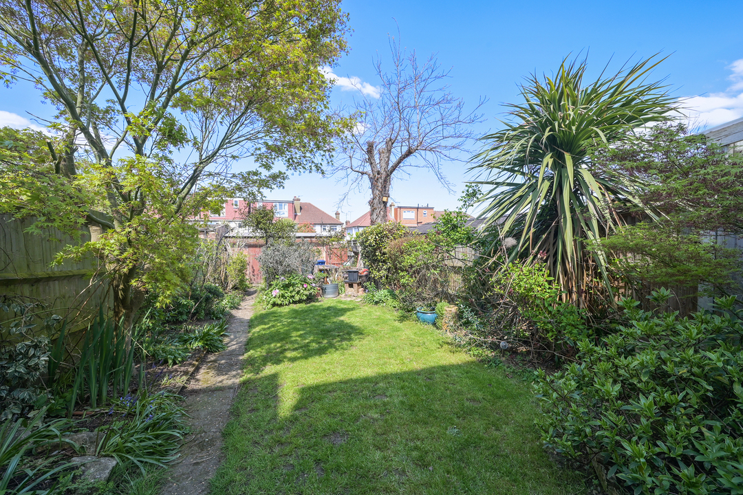 4 bed terraced house for sale in Elmbank Way, Hanwell, London, W7  - Property Image 15