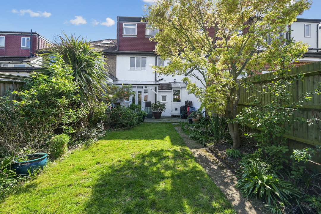 4 bed terraced house for sale in Elmbank Way, Hanwell, London, W7  - Property Image 7