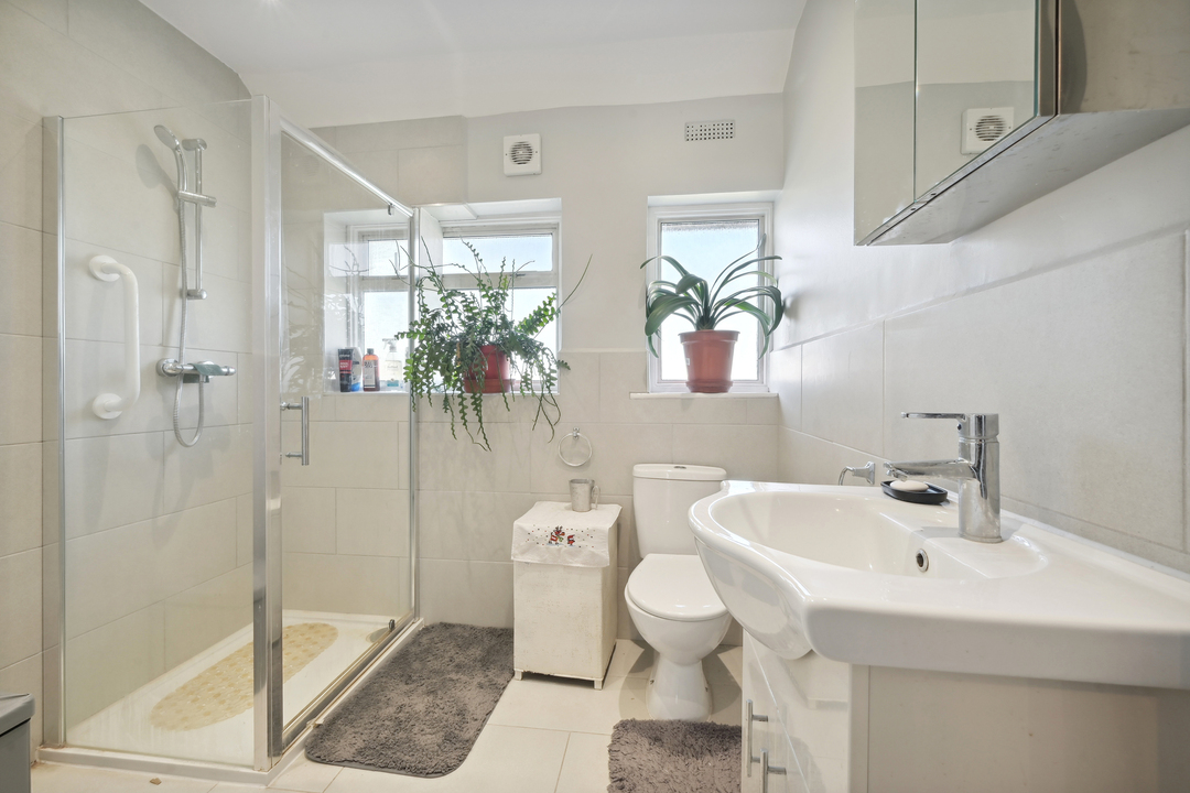 4 bed terraced house for sale in Elmbank Way, Hanwell, London, W7  - Property Image 6