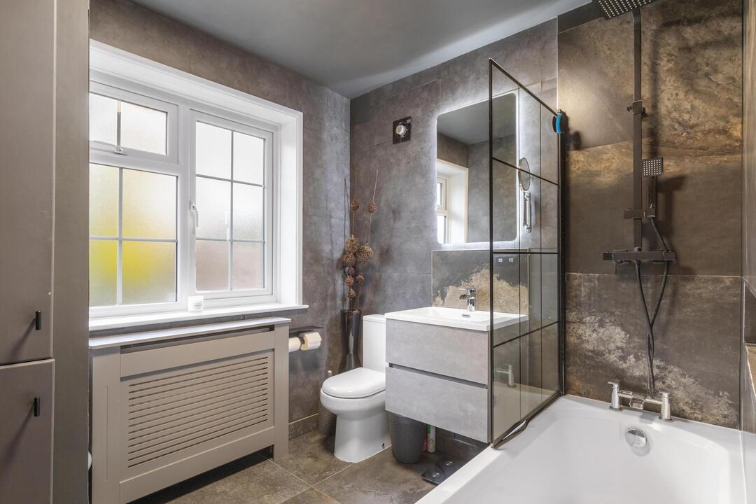 2 bed terraced house for sale in Cuckoo Avenue, Hanwell, London, W7  - Property Image 13