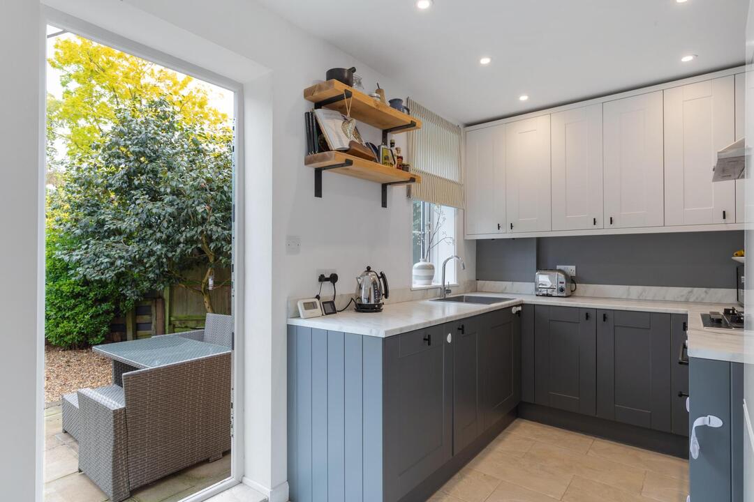 2 bed terraced house for sale in Cuckoo Avenue, Hanwell, London, W7  - Property Image 10