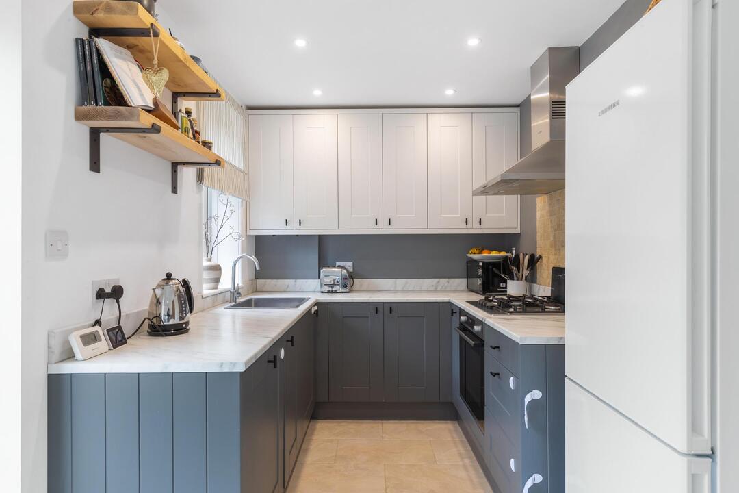 2 bed terraced house for sale in Cuckoo Avenue, Hanwell, London, W7  - Property Image 2