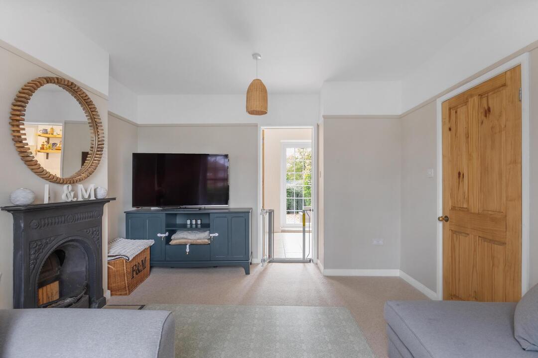 2 bed terraced house for sale in Cuckoo Avenue, Hanwell, London, W7  - Property Image 6