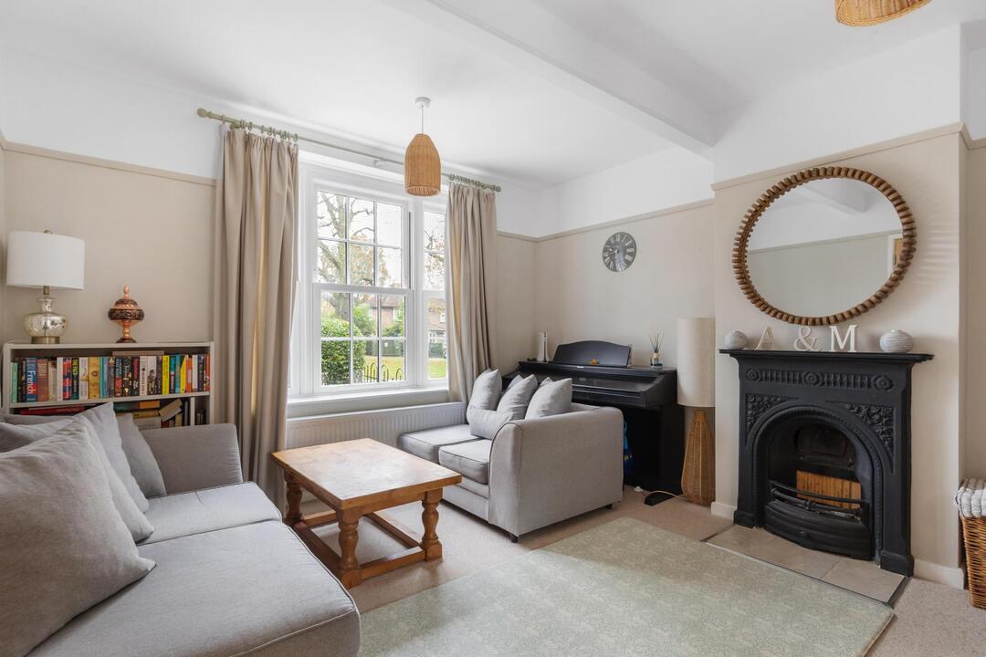 2 bed terraced house for sale in Cuckoo Avenue, Hanwell, London, W7  - Property Image 3