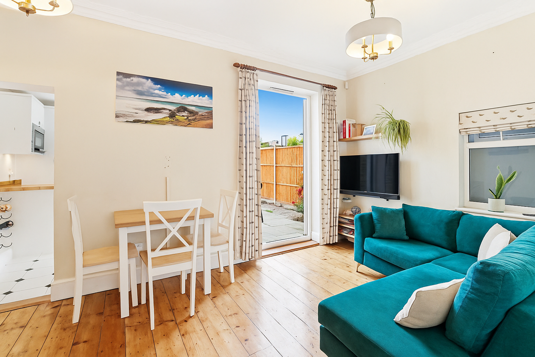 1 bed apartment for sale in Hastings Road, Ealing, London, W13  - Property Image 2