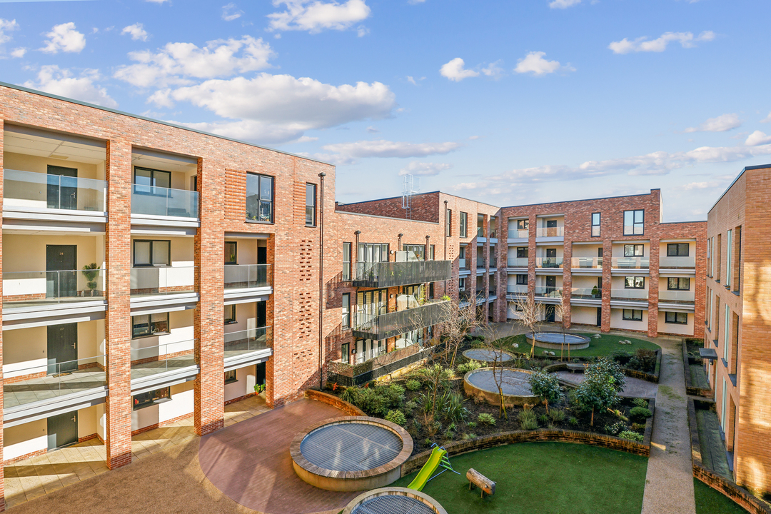 1 bed apartment for sale in Myers Court, Reynard Way, Brentford, Greater London, TW8  - Property Image 2