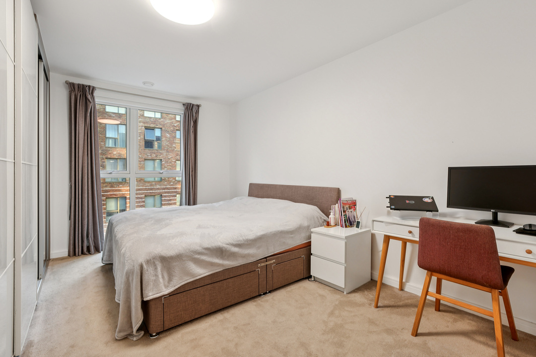 3 bed apartment for sale in Howell Court, Enfield Road, Acton, London, W3  - Property Image 8