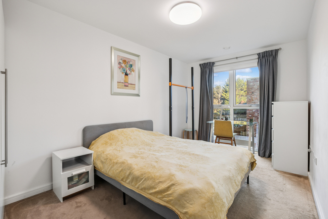 3 bed apartment for sale in Howell Court, Enfield Road, Acton, London, W3  - Property Image 7