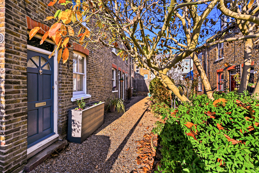 2 bed terraced house to rent in Wrotham Road, Ealing, London, W13  - Property Image 9