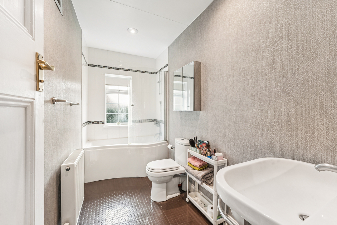 2 bed terraced house to rent in Wrotham Road, Ealing, London, W13  - Property Image 6