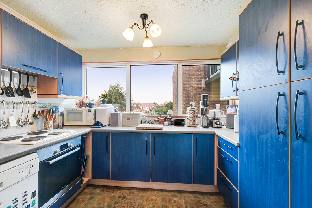 2 bed maisonette for sale in Fairlea Place, Ealing, London, W5  - Property Image 5