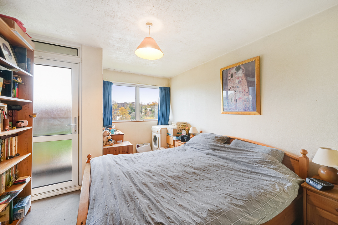 2 bed maisonette for sale in Fairlea Place, Ealing, London, W5  - Property Image 4