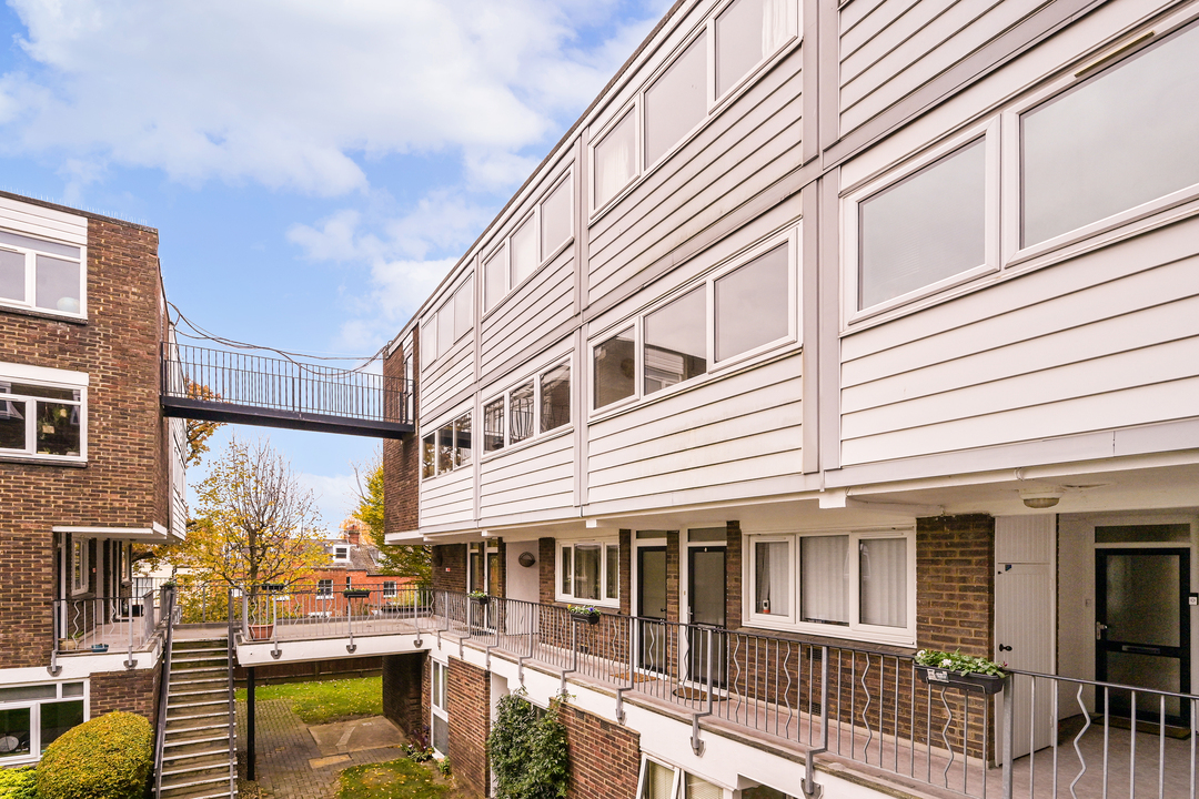 2 bed maisonette for sale in Fairlea Place, Ealing, London, W5  - Property Image 10