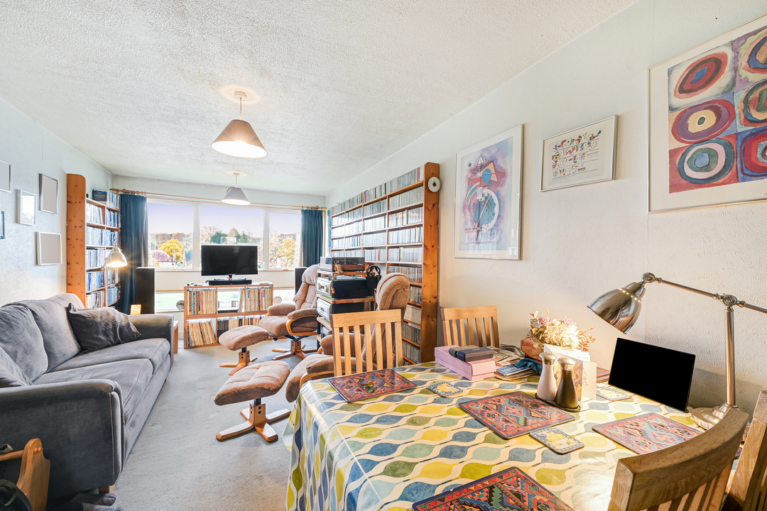 2 bed maisonette for sale in Fairlea Place, Ealing, London, W5  - Property Image 3