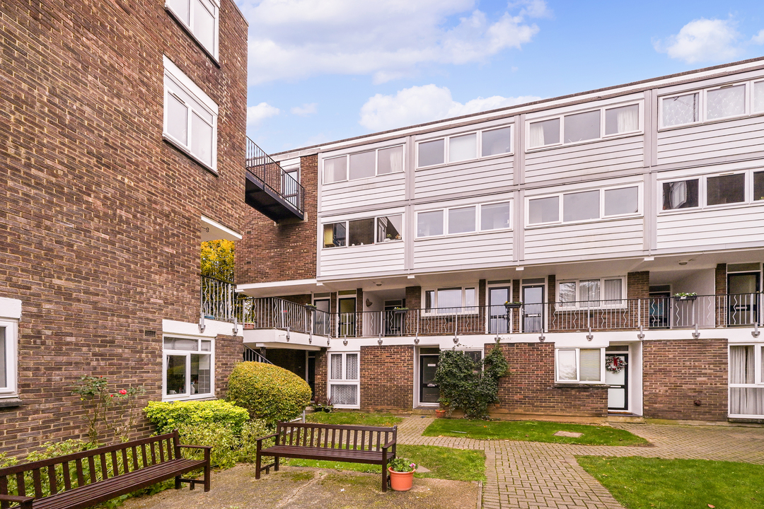 2 bed maisonette for sale in Fairlea Place, Ealing, London, W5  - Property Image 9