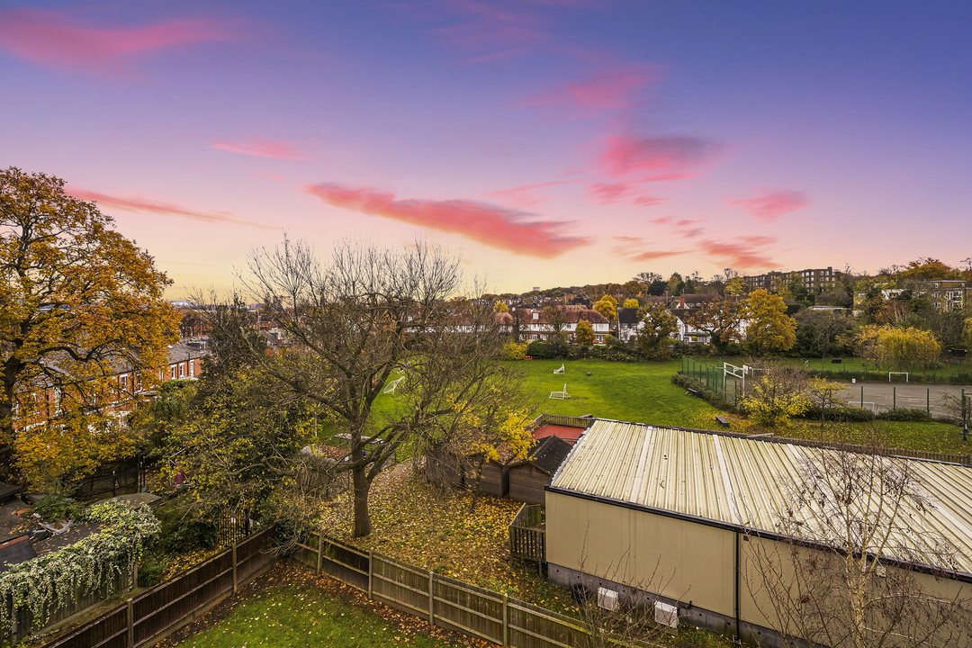 2 bed maisonette for sale in Fairlea Place, Ealing, London, W5