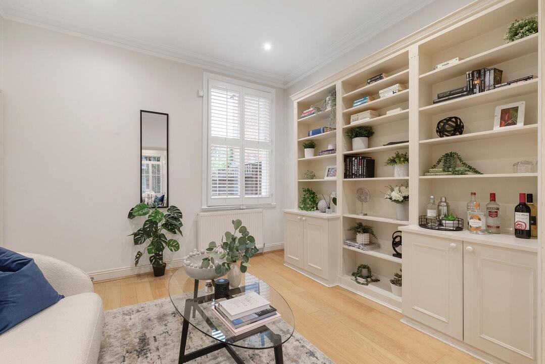 5 bed semi-detached house for sale in Lyncroft Gardens, Ealing, London, W13  - Property Image 9