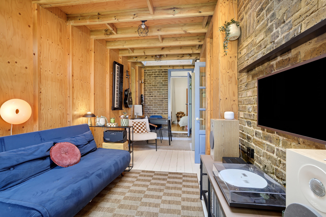 2 bed apartment for sale in Green Lane, Hanwell, London, W7  - Property Image 3