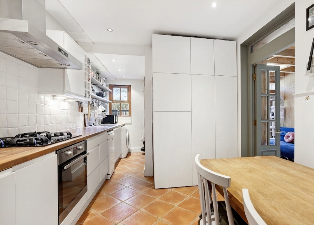 2 bed apartment for sale in Green Lane, Hanwell, London, W7