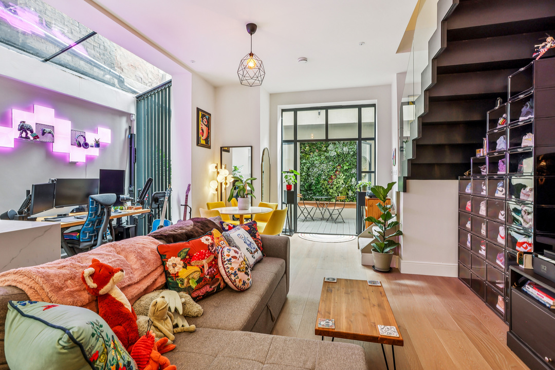 2 bed apartment for sale in Gordon Road, Ealing, London, W5  - Property Image 5