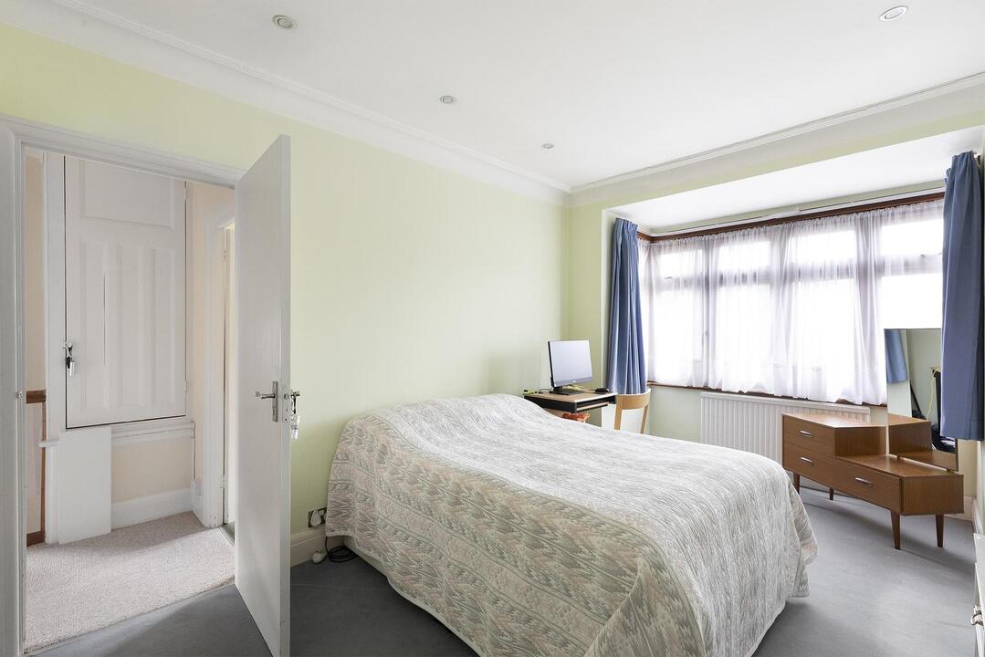 3 bed end of terrace house for sale in Croft Gardens, Hanwell, Ealing, London, W7  - Property Image 10