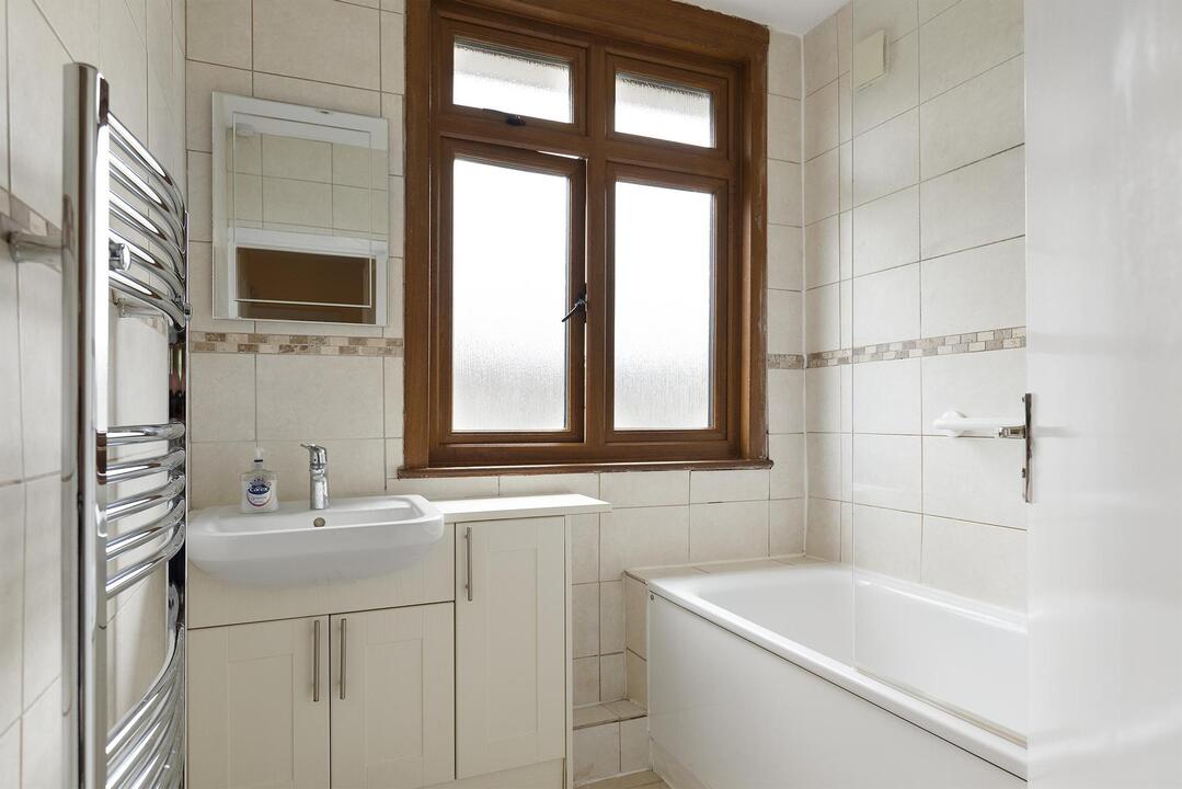 3 bed end of terrace house for sale in Croft Gardens, Hanwell, Ealing, London, W7  - Property Image 11