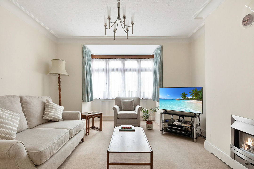 3 bed end of terrace house for sale in Croft Gardens, Hanwell, Ealing, London, W7  - Property Image 5