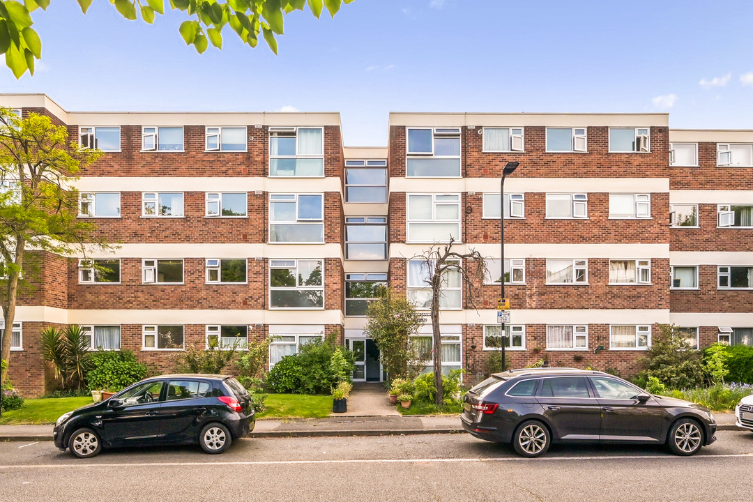 2 bed apartment to rent in Gordon Road, Ealing, London, W13  - Property Image 11