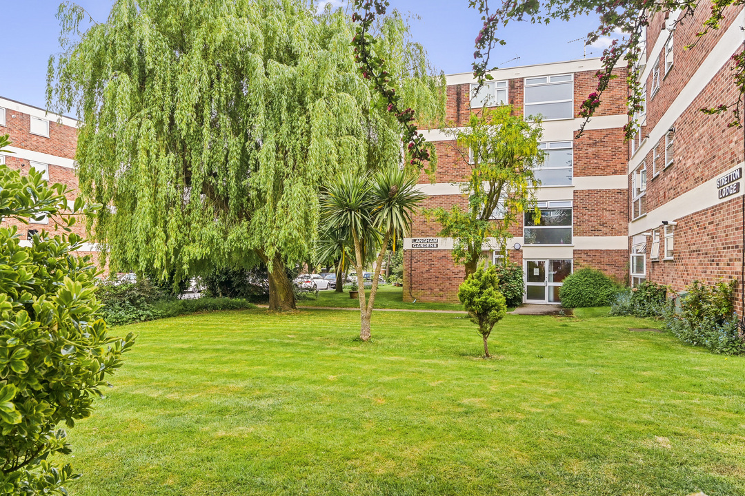 2 bed apartment to rent in Gordon Road, Ealing, London, W13  - Property Image 2