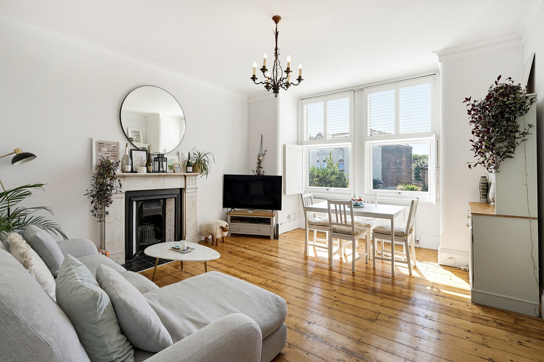 2 bed apartment for sale in Warwick Road, Ealing, London, W5  - Property Image 1