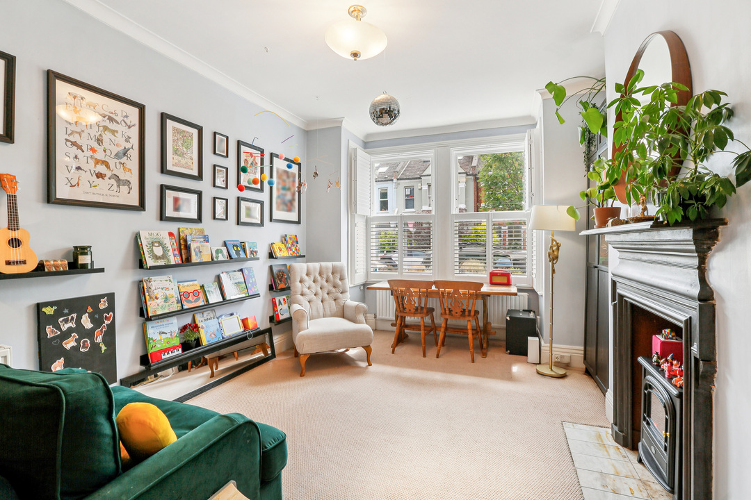 3 bed house to rent in Drayton Gardens, Ealing, London, W13  - Property Image 2