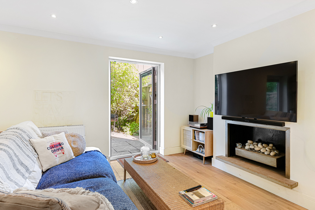 2 bed apartment for sale in Mattock Lane, Ealing, London, W5  - Property Image 4