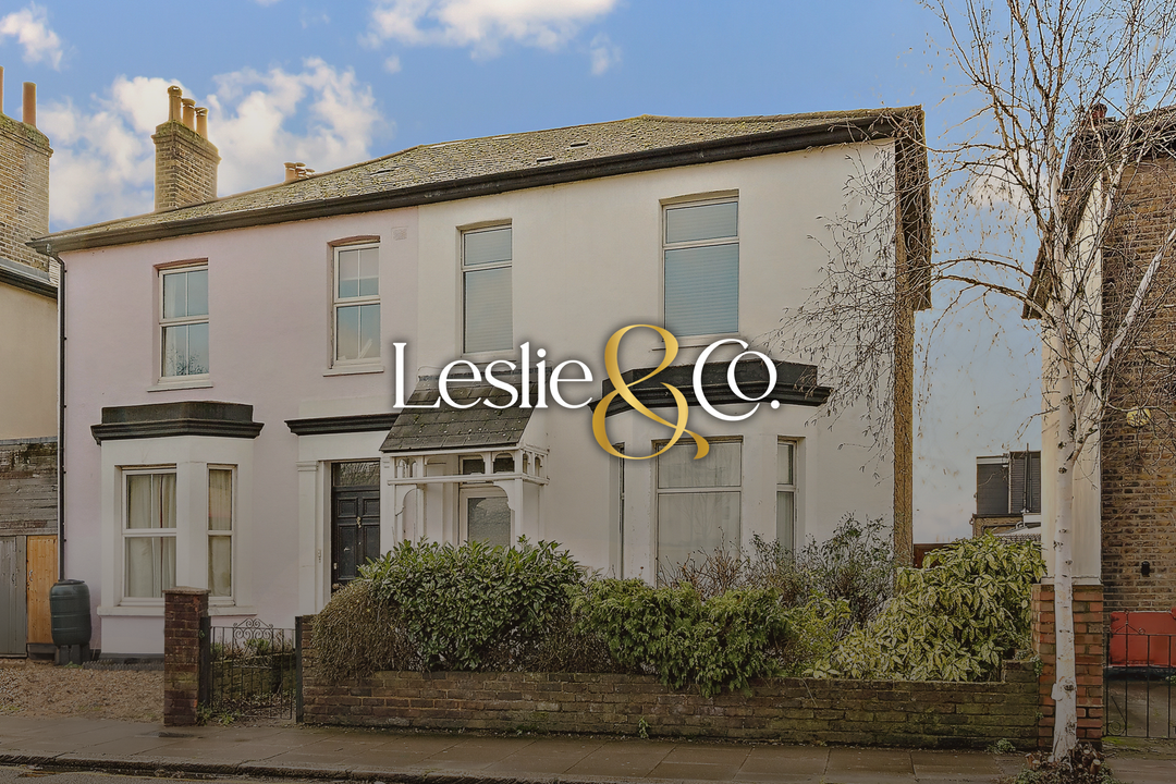 2 bed apartment for sale in Boston Road, Hanwell, London, W7 - Property Image 1