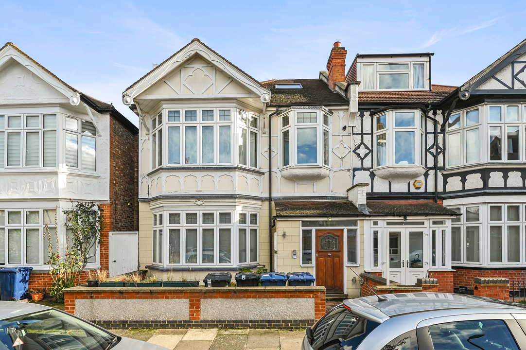 2 bed apartment for sale in Fordhook Avenue, Ealing, London, W5  - Property Image 4