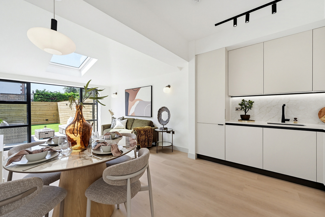 2 bed apartment to rent in Mayleaf House, Twyford Avenue, Ealing
