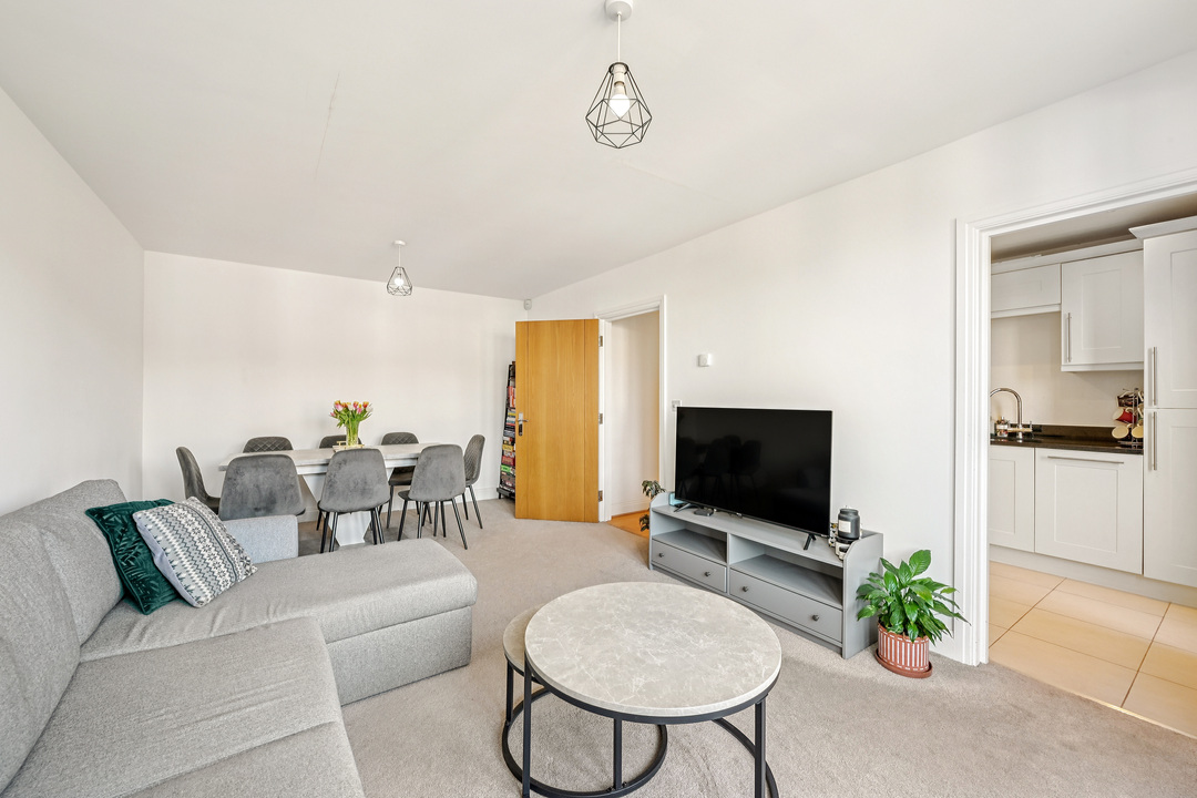 2 bed apartment for sale in Hartington Road, Ealing, London, W13 - Property Image 1