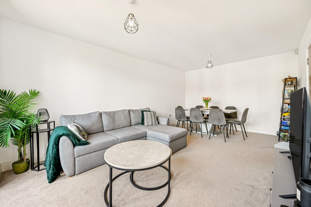 2 bed apartment for sale in Hartington Road, Ealing, London, W13  - Property Image 3