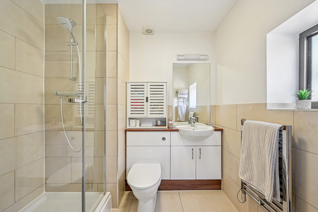 2 bed apartment for sale in Hartington Road, Ealing, London, W13  - Property Image 9