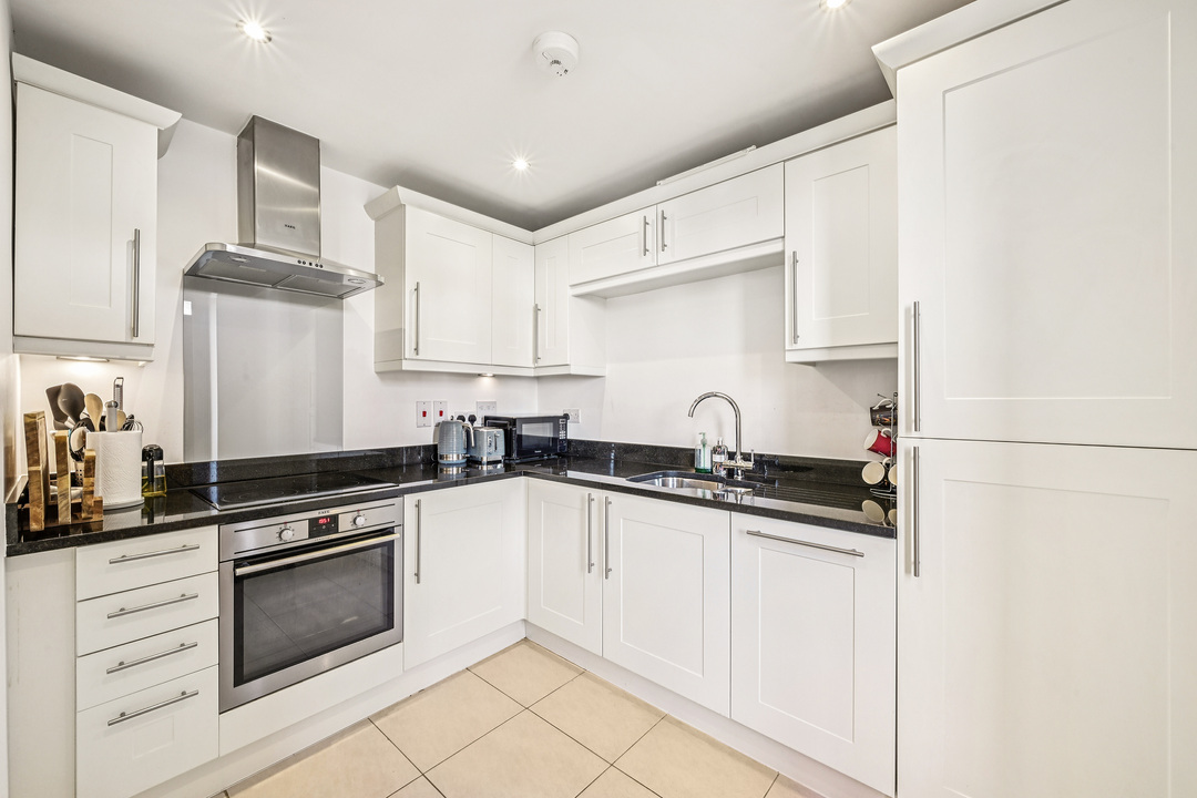 2 bed apartment for sale in Hartington Road, Ealing, London, W13 - Property Image 1